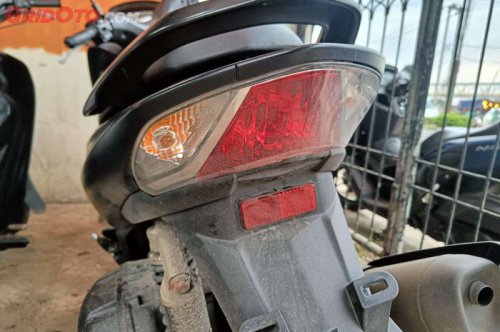 Cara Mudah Ganti Bohlam Lampu Rem Yamaha Lexi 125 Tanpa Perlu ke Bengkel