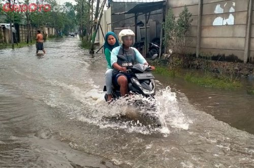 Hati-hati, Nekat Terjang Banjir Mesin Motor Bekas Bisa Kena Palu Air