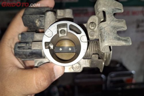 Ini Sebabnya Throttle Body Motor Injeksi Wajib Dibersihkan Tiap 20.000 km