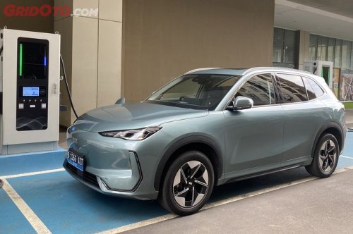 Geely, Best Medium SUV EV OTOMOTIF Award 2025, Sekencang Ini Lari Geely EX5