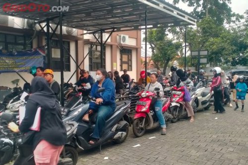 Sambil Tiduran Hindari Pegel, Gunakan Ini Untuk Perpanjangan PKB