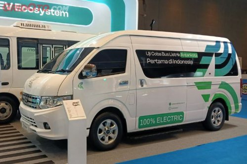 Mirip Toyota HiAce Anti Solar, Bus Listrik Antarkota Kalista Mejeng di PEVS 2025