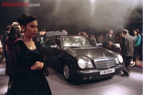 Mercedes-Benz, Harga Mercedes-Benz New Eyes Pas Pertama Launching di Indonesia