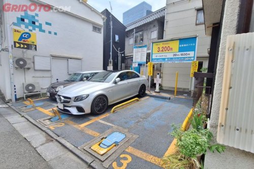 Tidak Ada Banyak Lahan, Semahal Ini Biaya Parkir Mobil di Jepang
