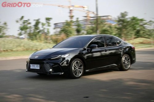 Honda Accord Hybrid, Toyota Camry Hybrid, Toyota, Toyota Camry, Honda, Honda Accord, Adu Irit Mesin Hybrid Toyota Camry Vs Honda Accord, Siapa Terbaik?
