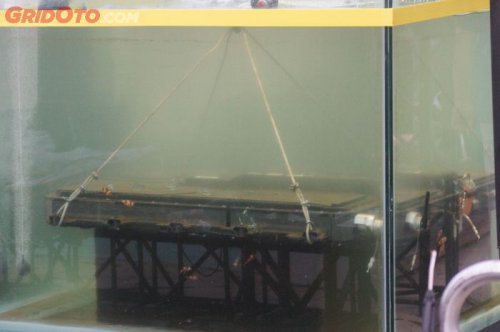 Gokil, Chery Tes Baterai Tiggo 8 CSH Direndam Air Laut Hampir 54 Jam!