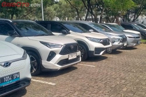 Mobil Sering Dijemur di Bawah Matahari, Bikin Kaca Film Cepat Rusak?