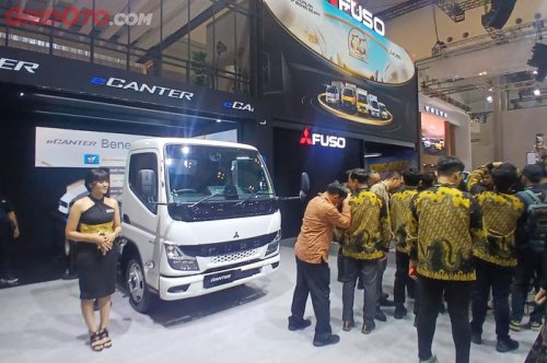 Gak Perlu Keluarin Uang Banyak, Mitsubishi Fuso eCanter Bisa Disewa