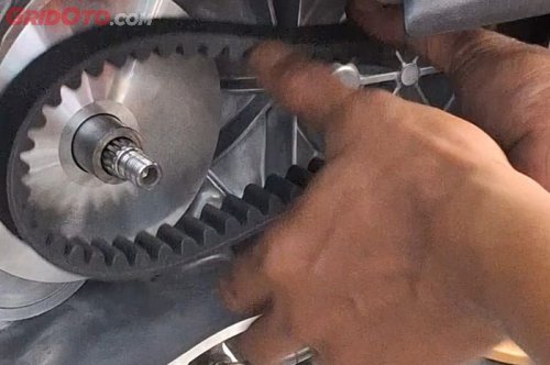Ini Beberapa Dampak V-belt Motor Matic Retak-retak Masih Dipakai