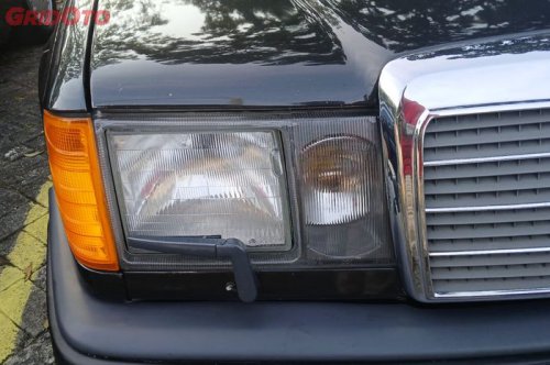 Geleng Kepala,  Aksesoris Tiang Bendera Mercy W124 Diharga Rp 8 Juta