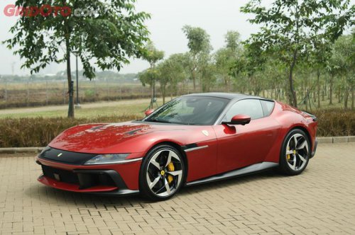 Tenaga Sampai 830 PS, Nyetir Ferrari 12Cilindri Ternyata Menenangkan