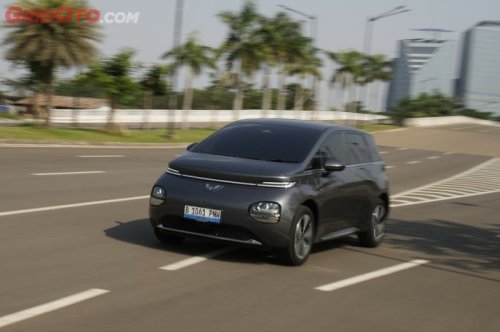 Wuling, Di Balik Tampangnya Yang Imut, Wuling Cloud EV Bisa Lari Sekencang Ini
