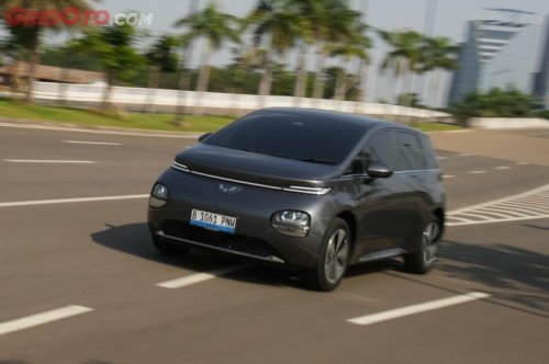 Wuling, Sensasi Berkendara Wuling Cloud EV, Nyaman Bagai Duduk Di Sofa Mahal?