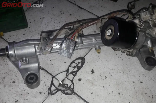 Harus Tahu, Efek Buruk Terlambat Mengganti Oli Power Steering Mobil