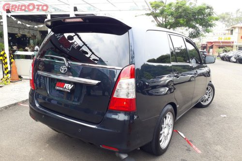Mika Lampu Rem Kijang Innova Pecah, Ini Biaya Gantinya di Bengkel