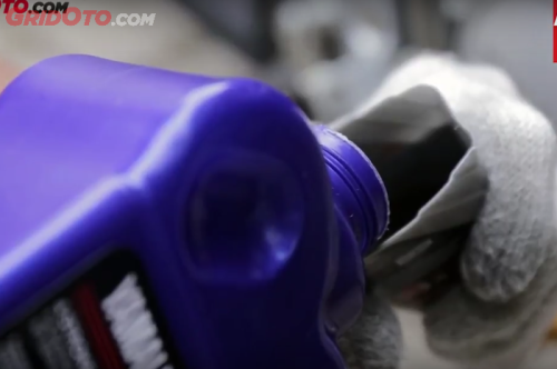 Harus Tahu, Ini Efek Samping Motor Bekas Pakai Oli Mesin Diesel