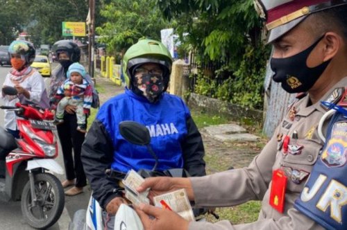 Tunjukin Foto atau Video Call SIM yang Tertinggal di Rumah Percuma, Polisi Tak Bakal Bergeming