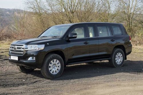 Toyota, Toyota Land Cruiser, Kelihatan Standar, Toyota Land Cruiser 200 Ini Ternyata Lebih Mewah dan Tahan Peluru