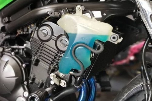 Ternyata Ini Repotnya Pakai Air Radiator Racing di Motor Harian