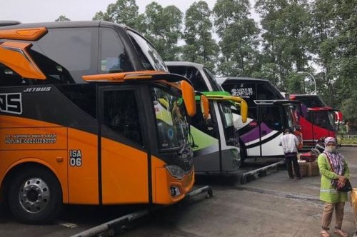 Jangan Asal Mengekor, Ini Arti Lampu Sein Kanan dan Kiri Pada Bus Ketika Menyalip