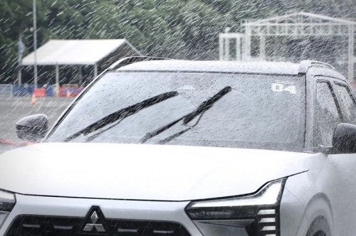 Hati-hati Kaca Mobil Buram Saat Hujan Deras, Treatment Ini Wajib Dilakukan