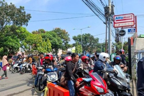 Kantor Samsat Soreang Bandung Mendadak Penuh Sesak, Dipadati Pemilik Motor Cari Untung Ini