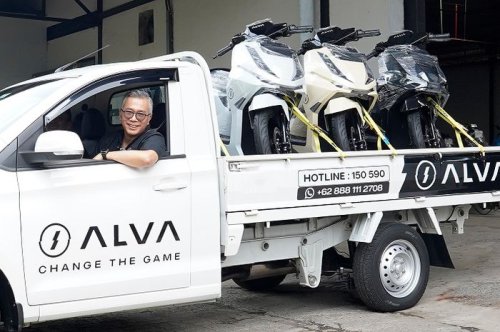 CEO ALVA Turun Tangan, Datangi Rumah Konsumen Bawa Motor Listrik Rp 28 Jutaan Ini