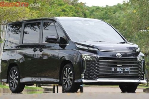 Toyota, Toyota Voxy, Pilihan Mobil Keluarga Premium, Segini Harga Toyota Voxy per Mei 2025