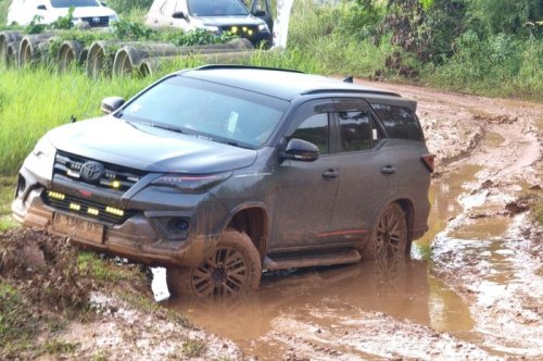 Ultah ke-18, ID42NER Geber Fortuner di Trek Off Road hingga Tanam Pohon