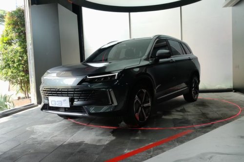 Polytron, Mobil Listrik Polytron, Polytron Punya Showroom Mobil Listrik Pertama, Intip Fasilitasnya