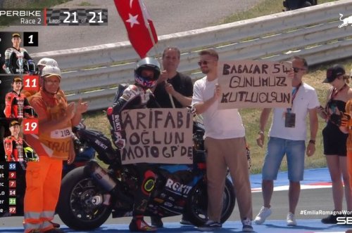 MotoGP, Sebut Nama Arif dan MotoGP, Ini Arti Selebrasi Toprak Razgatlioglu