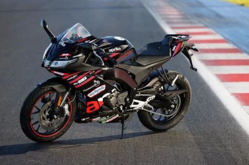 Mirip Motor Balap MotoGP, Sportbike 125 cc Aprilia Ini Powernya Ngalahin CB150 Verza