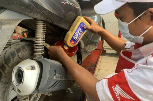 Ternyata Isi Oli Mesin Kebanyakan Malah Lebih Bahaya Dibanding Kurang