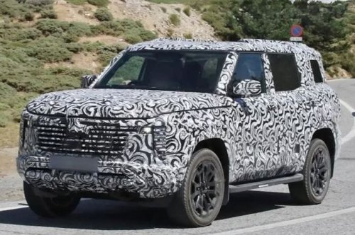 SUV Baru Mitsubishi Ketahuan Lagi Tes Jalan, Pajero Sport Anyar?