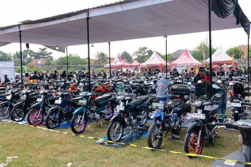 Honda, Yang Tua Masih Dicinta, Ribuan Honda Astrea Grand Padati GOR Sasana Adhi Karsa Brebes di Jamnas Ke-15 IKAGI