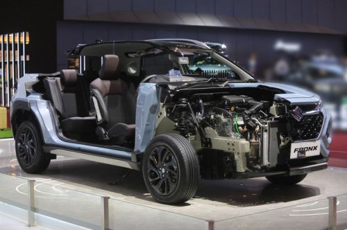 Suzuki Fronx, Suzuki , Bisa Lihat Fronx Terbelah, Ini Empat Hal Mengesankan di Booth Suzuki GIIAS 2025