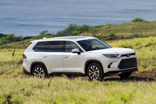 Versi Baru Kakak Toyota Kijang Innova Zenix Meluncur, Segini Harganya