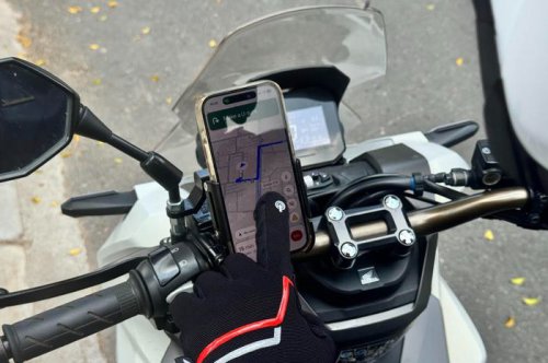 Motoran Sambil Ngemap Rawan Hilang Fokus, Gini Caranya Biar Aman