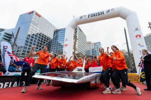 Bridgestone Hadirkan Ban Berbahan Daur Ulang di Ajang Balap Mobil Tenaga Surya