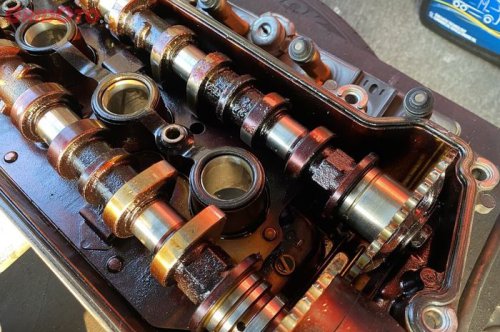 Enggak Perlu Bongkar, Cek Sludge atau Endapan Oli Mesin Bisa dari Sini