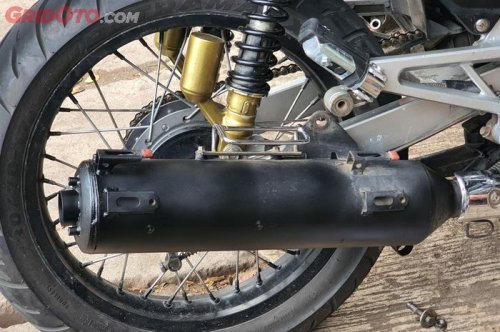 Ternyata Ini Sebabnya Knalpot Motor Keluar Air Saat Baru Dinyalakan