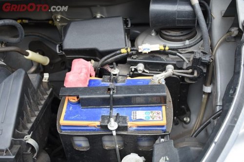 Begini Cara Ampuh Bikin Umur Aki Mobil Bisa Tahan Lebih Lama Lagi