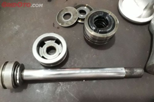 Pantas Saja Sokbreker Motor Tiba-tiba Jadi Empuk, Ternyata Ini Masalahnya