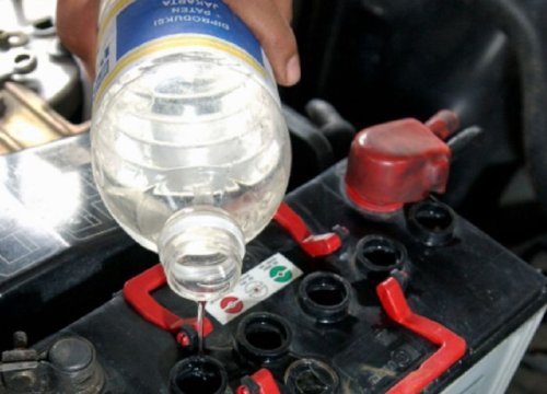 Air Aki Mobil Bekas Jangan Disepelekan, Dampak Jangka Panjangnya Bikin Kantong Bolong