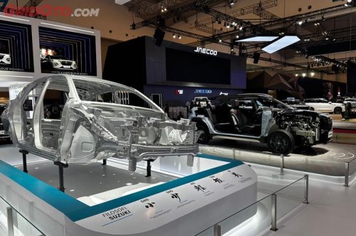 Suzuki , Suzuki Fronx, Enggak Tanggung, Suzuki Fronx Dibelah di GIIAS 2025, Ini Tujuannya