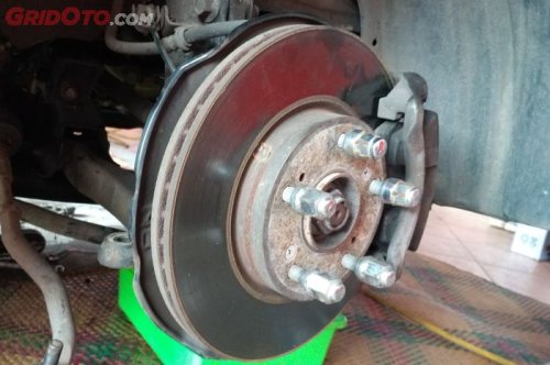 Begini Cara Mudah Menangani Rem Mobil Bekas yang Bunyi Berdecit