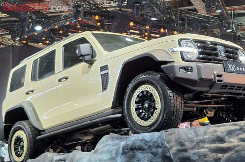 Bisa Putar di Tempat, Bedah Spek, Fitur dan Varian Lengkap GWM Tank 300 Diesel di GIIAS 2025