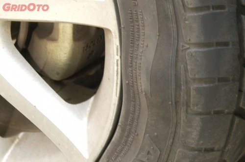 Kenali Berbagai Penyebab Ban Mobil Benjol, Ini Tips untuk Terhindar!
