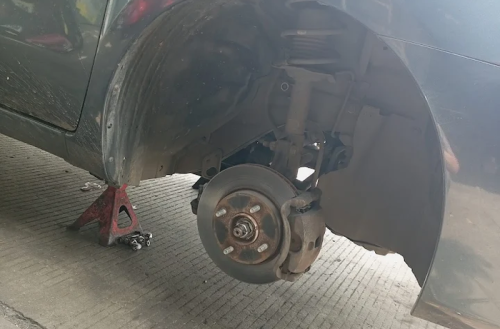 Bisa Jadi Ini Penyebab Mobil Sering Oleng Saat Direm Mendadak