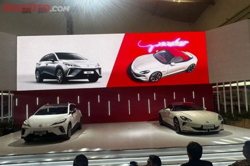 MG, Dijual Terbatas, MG Motor Luncurkan MG4 EV Max dan MG Cyberster di GIIAS 2025
